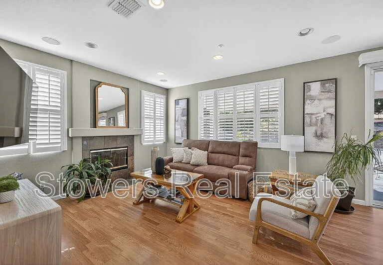 729 Copperfield Ct — Photo 2