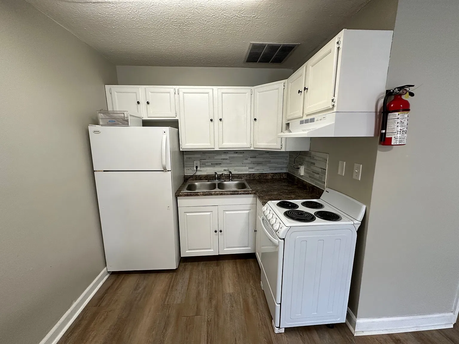 6 bed, $1,000 — Photo 4