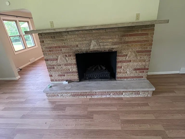 Electric Log Fireplace, 36-inch opening