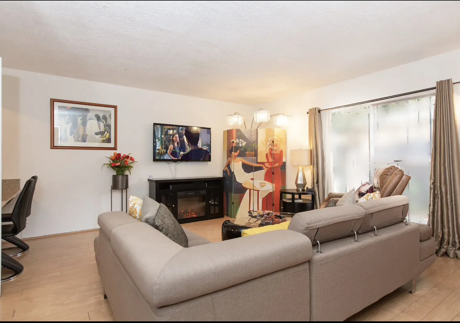 Posh 2 BR/1BA in WeHo — Photo 2