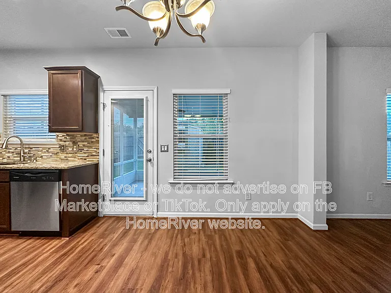 228 Renford Rd — Photo 3