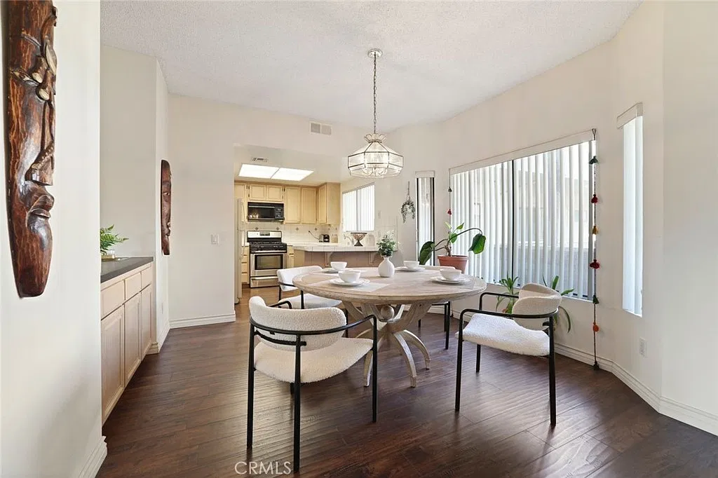 14050 Magnolia — Photo 3