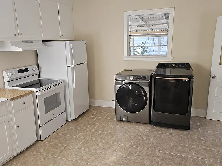 3408 W Lloyd St — Photo 11