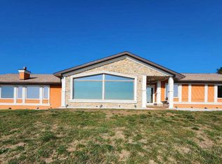 7102 Fox Meadow Dr, Hummelstown, PA 17036