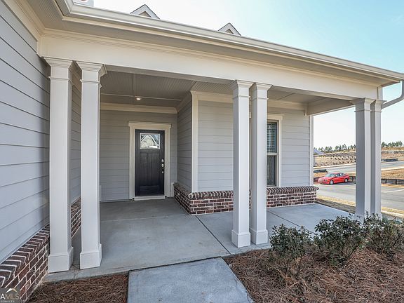 3rd image of 569 Colebrook Way