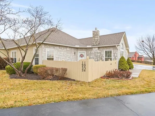 1932 W 139th St, Leawood, KS 66224
