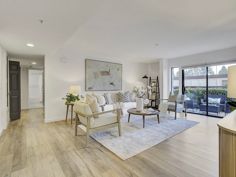 1st image of 3073 Middlefield Rd APT 101
