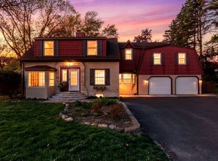 613 Labore Rd, Little Canada, MN 55117