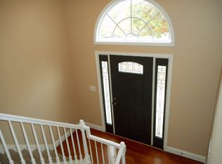 10 Lenox Dr, Cartersville, GA