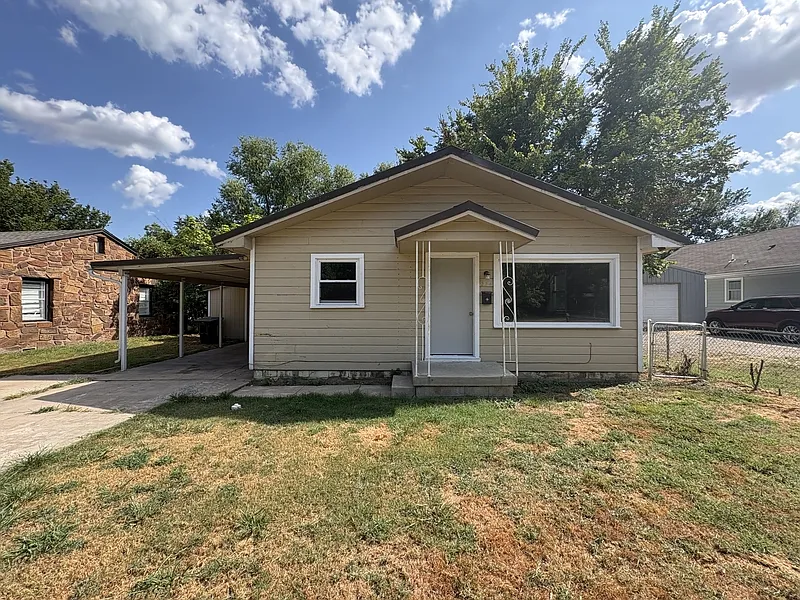 224 Pine Ave