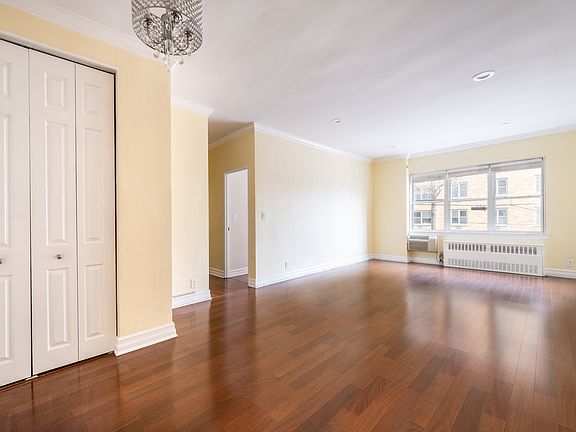 4th image of 25 Franklin Ave APT 1C