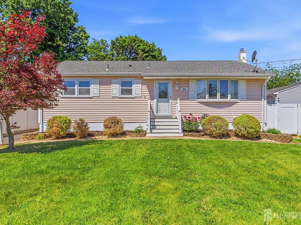 1st image of 854 Nelson Pl