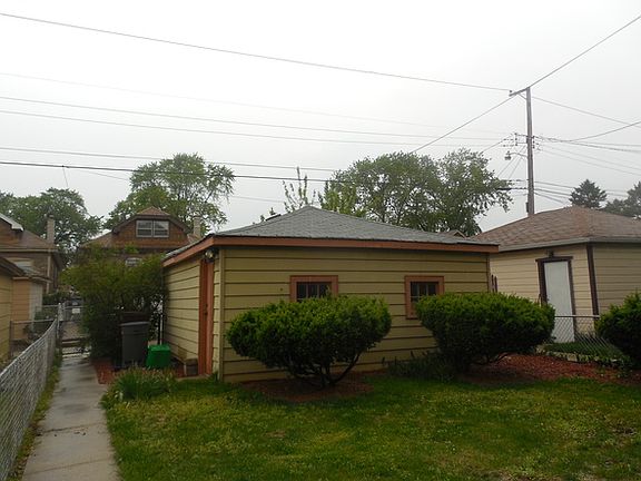 3rd image of 3730 Wesley Ave