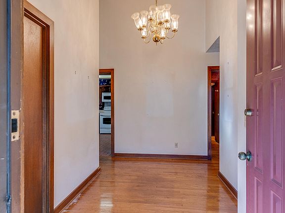 5th image of 81 Crown Cir #81