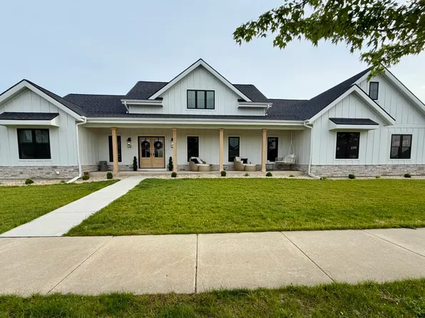 7710 Larkspur Ln, Deforest, WI 53532
