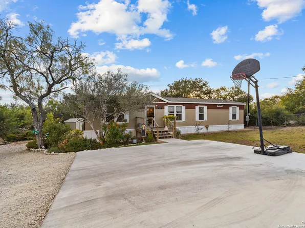 141 County Road 459, Hondo, TX 78861