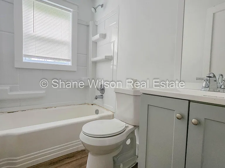 700 N Moore Rd — Photo 2