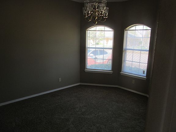 3rd image of 44 Hoylake Dr