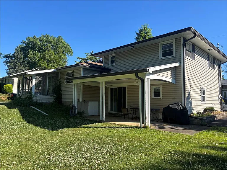 3200 Highland Dr — Photo 4