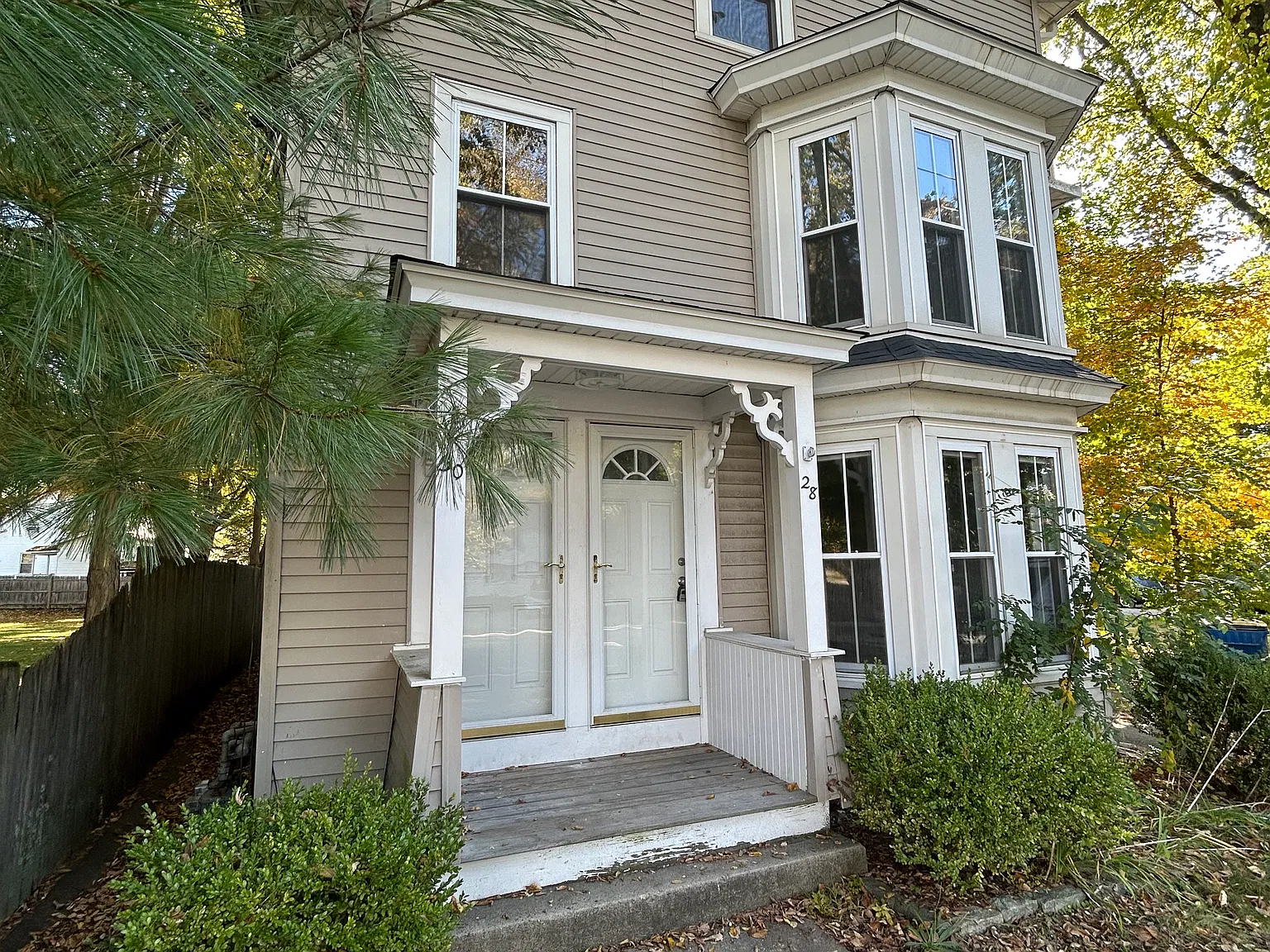 2 bed, 800 sqft, $2,400 — Photo 1
