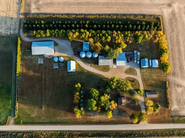 54602 890th St, Jackson, MN 56143