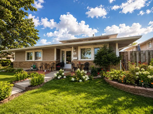 1457 Fremont Dr, Hanover Park, IL 60133