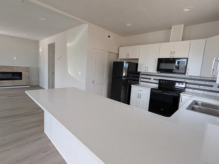 4301 N Torrez Ln — Photo 7