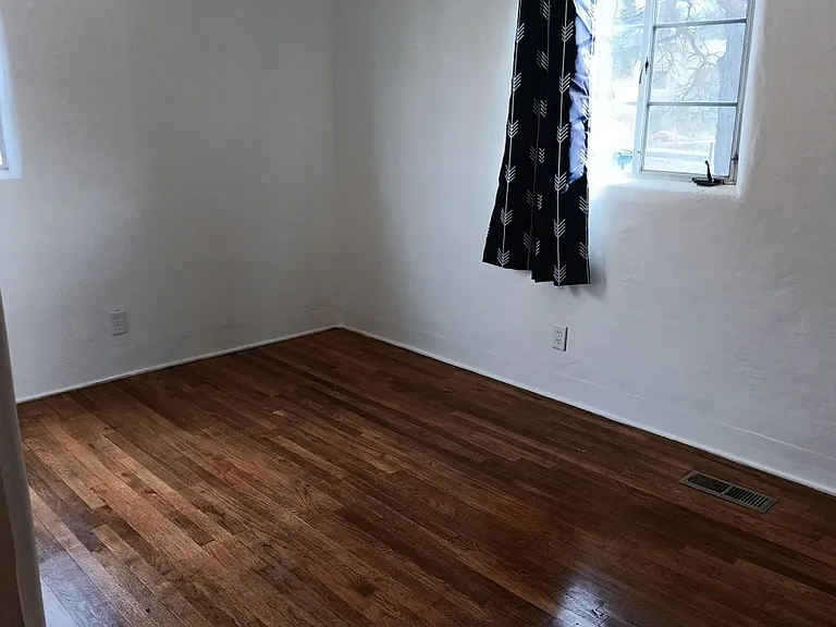 2719 Santa Cruz Ave SE — Photo 12