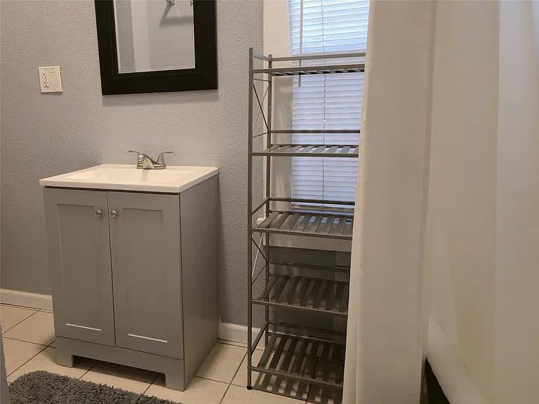 1614 Market St #4 — Photo 1