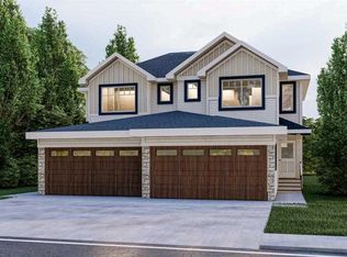 18 E Waterford Mews, Chestermere, AB T1X3B4
