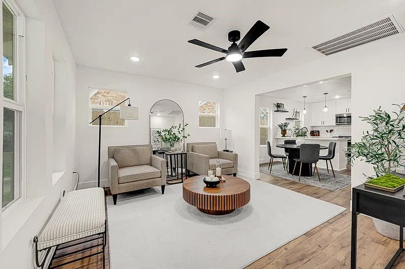 2 bed, 1.5 bath, 900 sqft, $1,900 — Photo 4