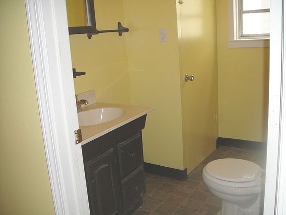 5th image of 112 Coykendall Ave