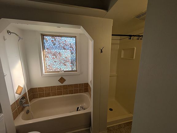 5th image of 7525 Esther Dr