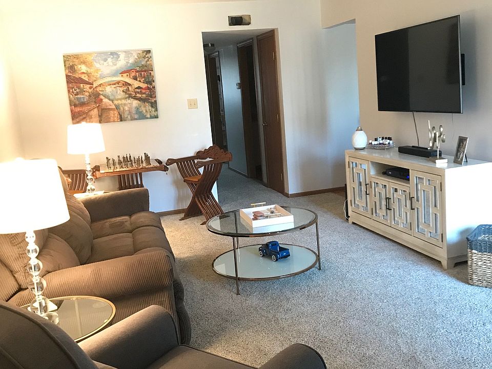 1st image of 16736 Paxton Ave APT 1N