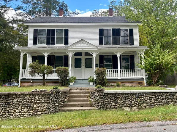 47 Austerlitz Street, Chatham, NY 12037