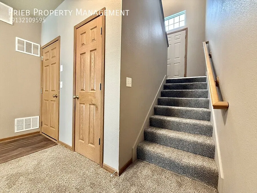 Cottage Park Townhome - Available December 2nd — Photo 3