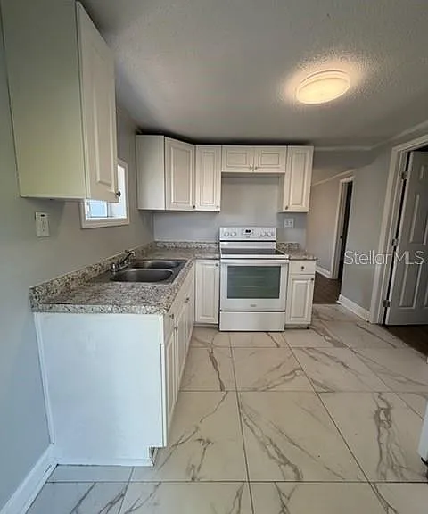 1125 Olive St — Photo 3