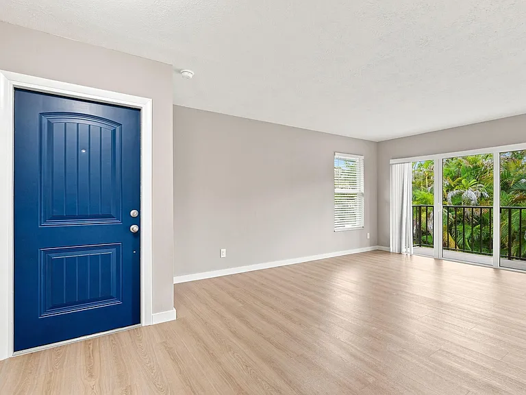 1180 Carlton Ct #206A — Photo 3