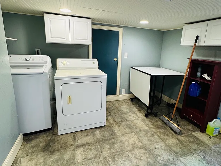 754 Slater St #B — Photo 12