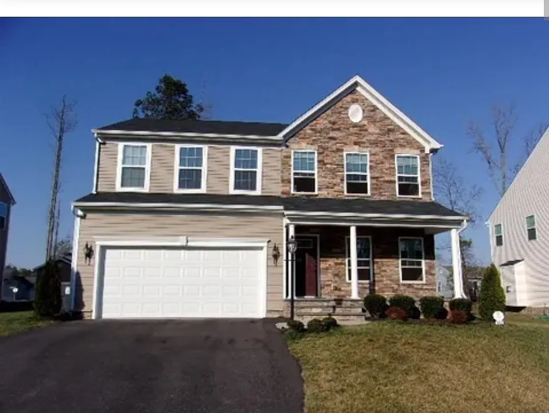 4 bed, 2384 sqft, $2,890 — Photo 3