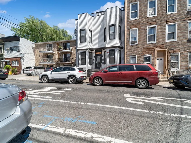 234 Webster Ave #1L — Photo 13