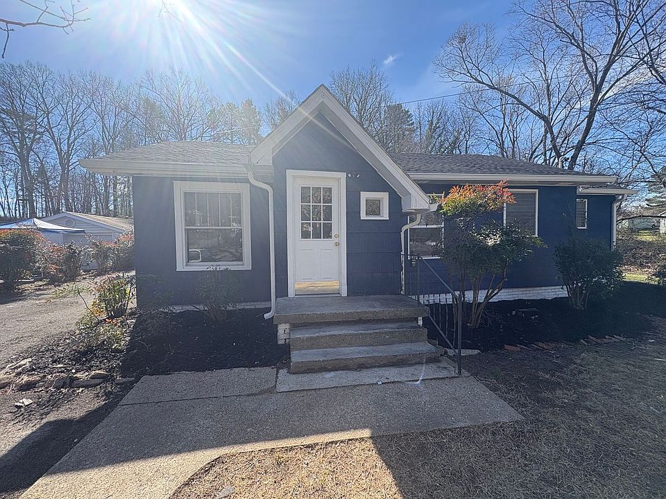 2nd image of 409 Hickory St