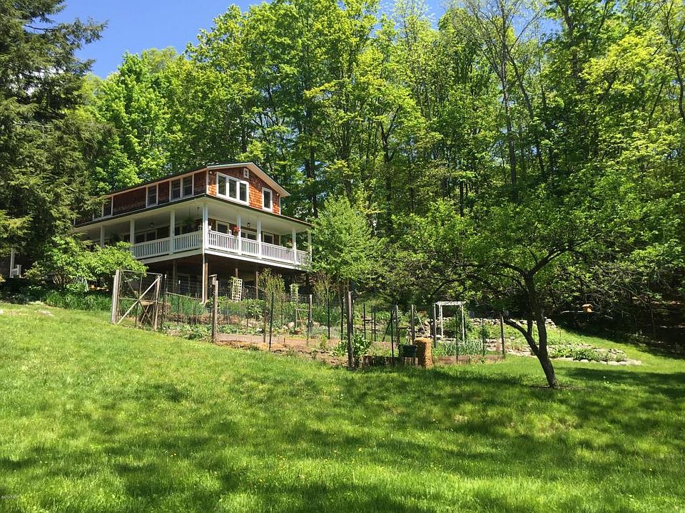 709 7th St Milford PA Zillow