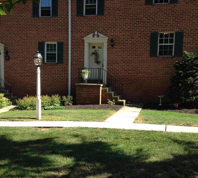 2nd image of 914 Eagle Ln