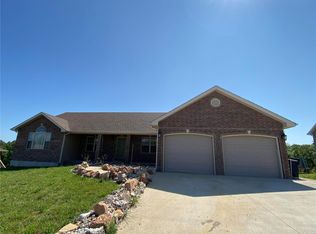 109 Paradise Rd, Waynesville, MO 65583