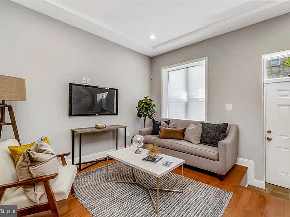 3rd image of 212 E Lafayette Ave