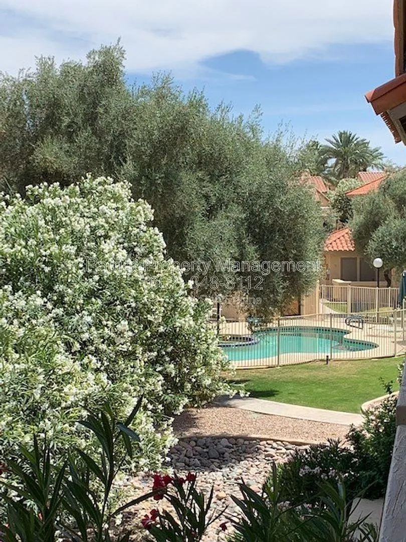 1 bed, 1.0 bath, 698 sqft, $2,000 — Photo 2