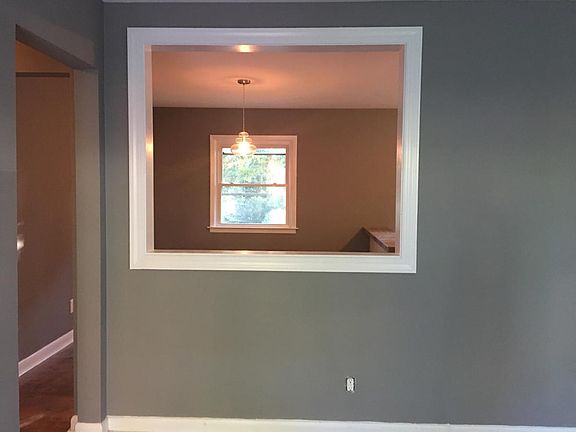 3rd image of 1109 McCausland St