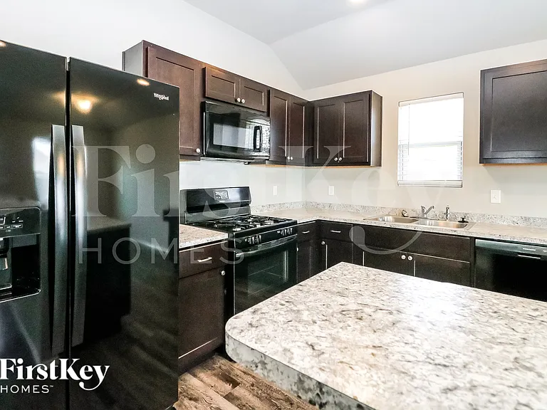 232 Klare Ct — Photo 5