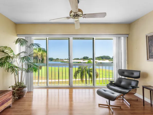 169 Atlantis Boulevard #302, Atlantis, FL 33462